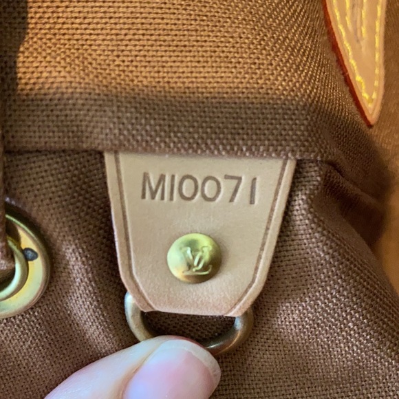 AUTHENTIC Louis Vuitton Montsouris GM backpack - Picture 4 of 7